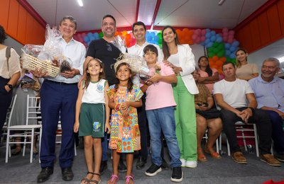 Paulo Dantas entrega em Jequiá 51ª Creche Cria e cumpre agenda contra a fome