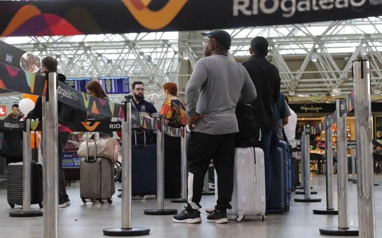 Empresas aéreas pedem 180 dias para adaptação ao horário de verão