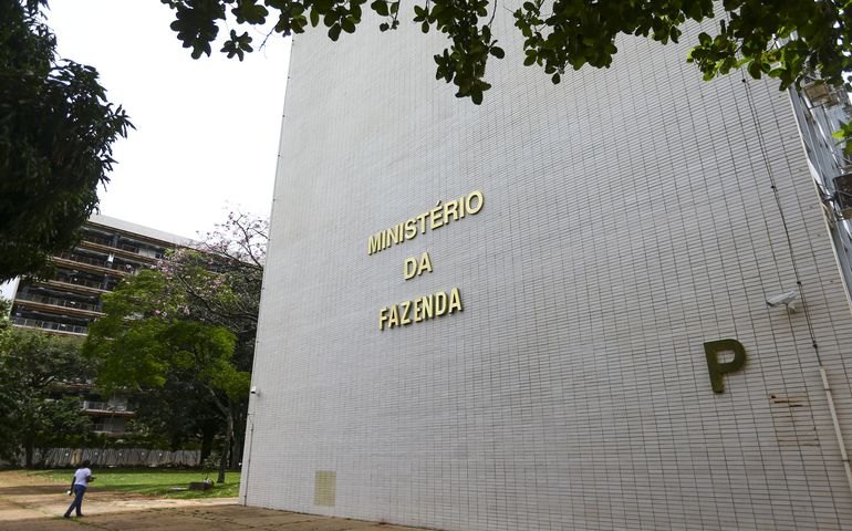 PIB do 3º trimestre mantém projeção de fechamento do hiato econômico no 2º semestre, diz Fazenda
