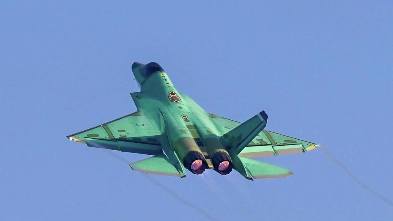 Caça J-35 chinês com revestimento prateado mina posição aeronaval dos EUA, diz mídia