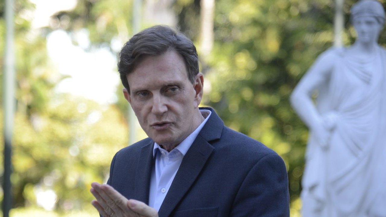 Crivella mantém regras de isolamento, mas coloca igrejas como serviço essencial