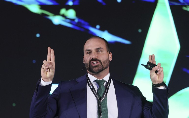 Defensoria Pública recorre contra decisão do STF que tornou Eduardo Bolsonaro réu