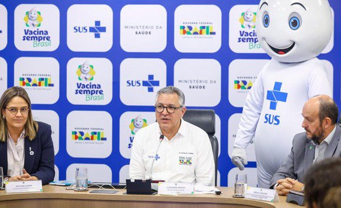 A meta é vacinar 90% dos estudantes, crianças e adolescentes menores de 15 anos Entr