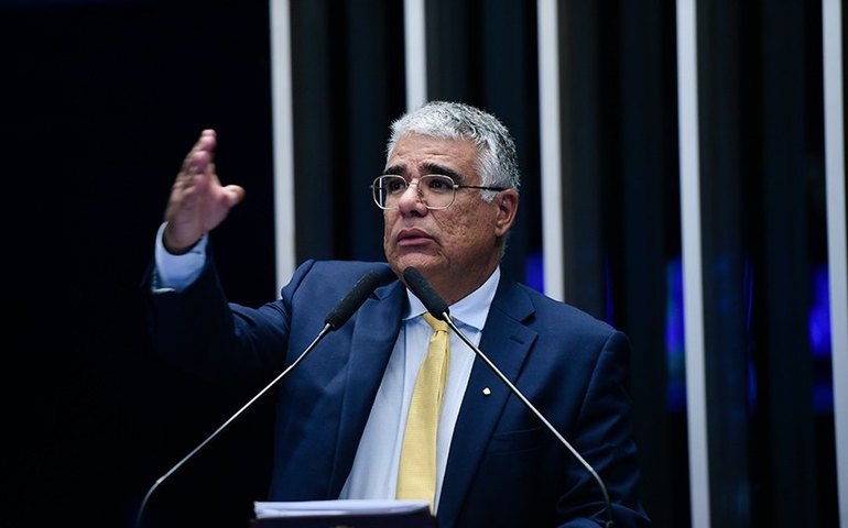 Matéria sobre 'multiplicação de bebês' em famílias católicas é tendenciosa, diz Girão