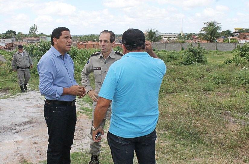 Prefeito Júlio Cezar visita novo comandante do 10º BPM, em Palmeira