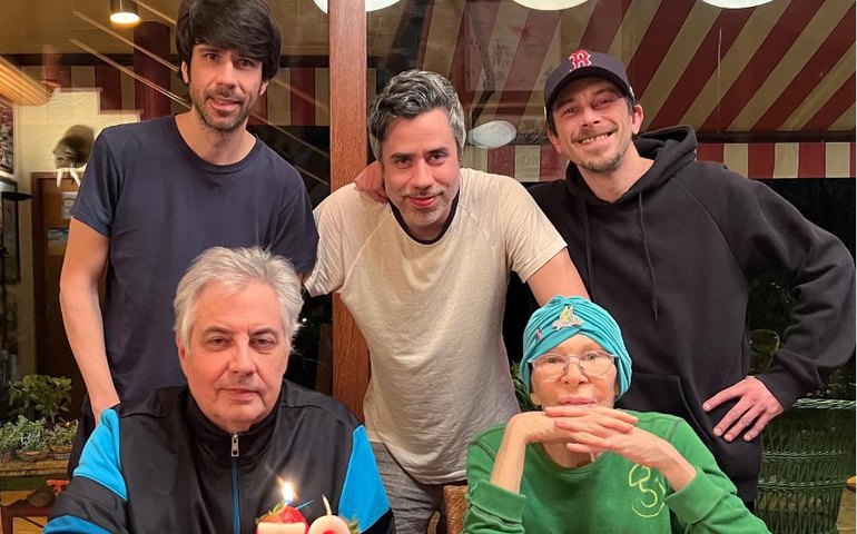 Filhos de Rita Lee agradecem fãs na despedida da rainha do rock, no Planetário