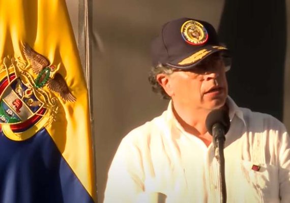 Após pressão de Trump, presidente da Colômbia recua e aceita deportados dos EUA