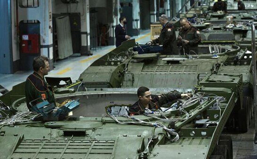 Ocidente errou ao pensar que Rússia não lidaria com demanda de produção militar, diz mídia