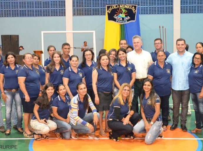 Povoado Alto Piauí, em Coruripe, recebe ginásio poliesportivo