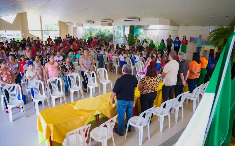 Parceria: AABB Comunidade garante aulas de reforço escolar e atividades esportivas para alunos da rede pública municipal