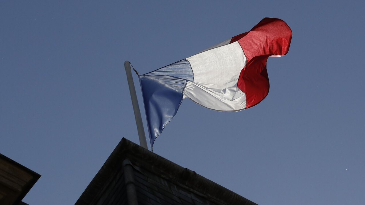 Influência e dinheiro: analista explica objetivos primários da postura nuclear de Macron