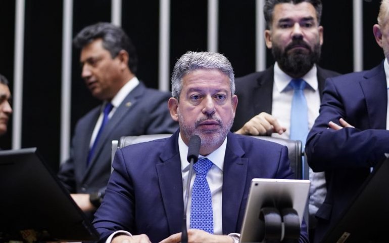 Arthur Lira critica articulação política e diz que governo será culpado por eventual derrota em MP