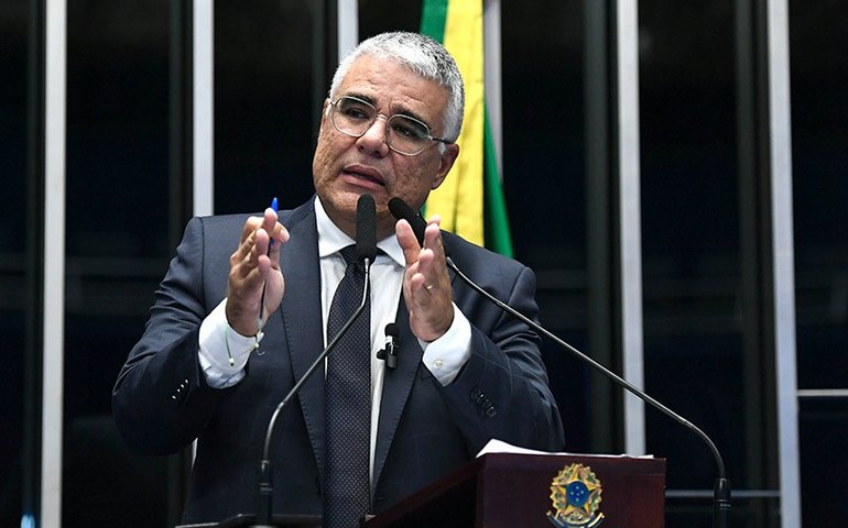 Girão parabeniza sociedade por 'se manter vigilante' contra PL das Fake News