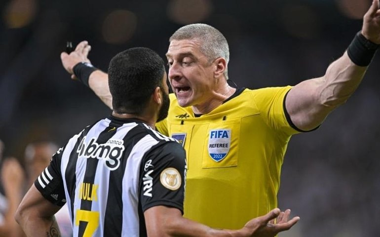 Atlético-MG aciona STJD contra Daronco por episódio de suposta ameaça a Hulk