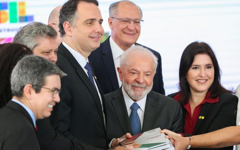 Erraremos menos na gestão do país ouvindo o que o povo pensa, diz Lula