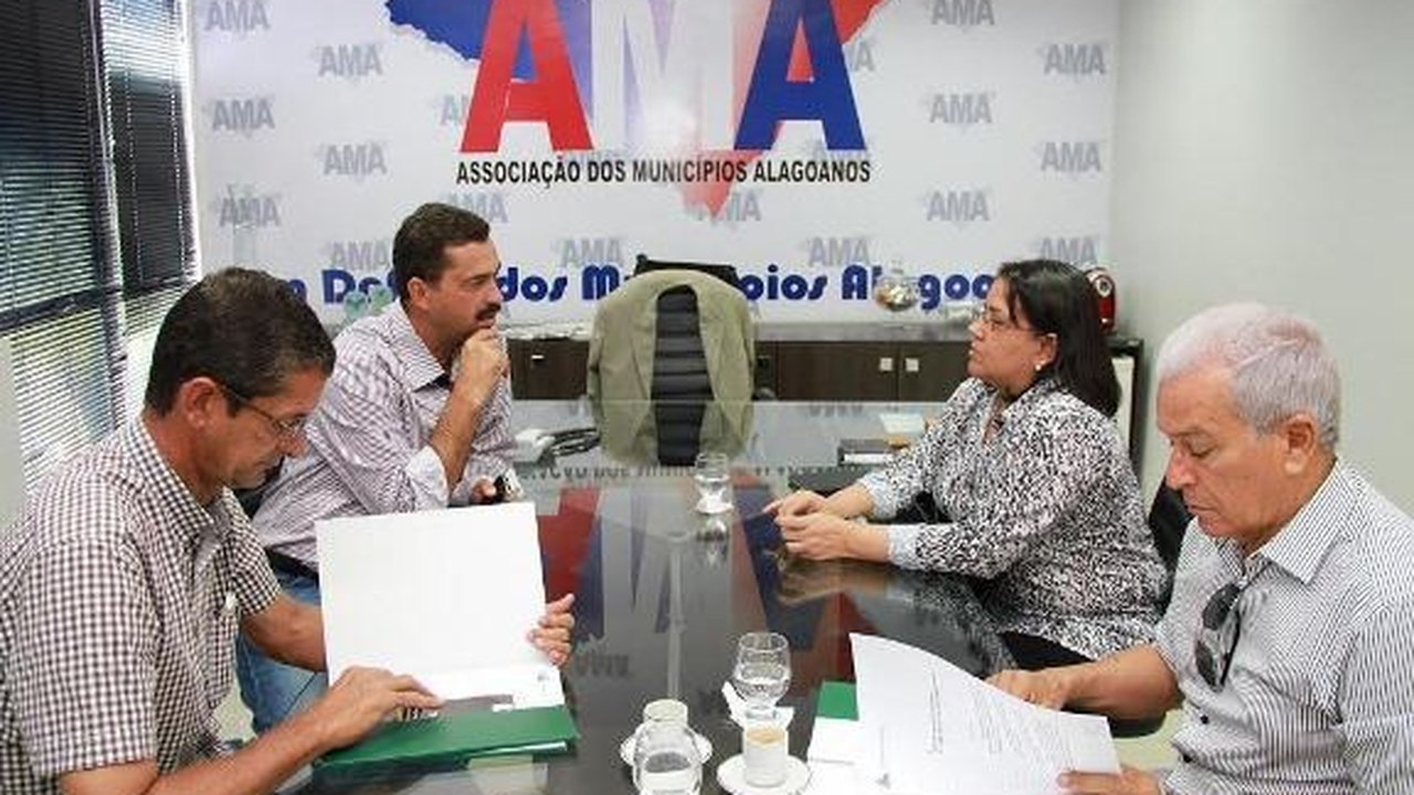 Fortalecimento da educação é tema de debate na AMA