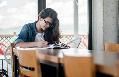 Saúde mental se consolida como tema estratégico em concursos da saúde; Kultivi lança curso gratuito de preparação