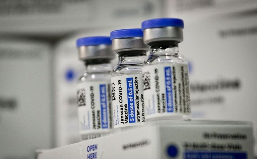 Brasil chega a 62,25% da população com vacinação completa contra a covid-19