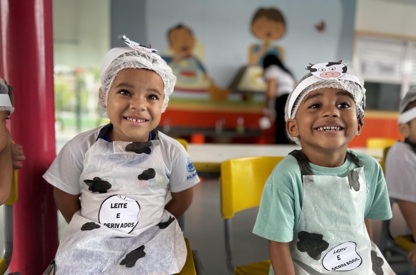 Creche Cria realiza ação educativa na Semana da Alimentação Escolar, na Grota do Cigano