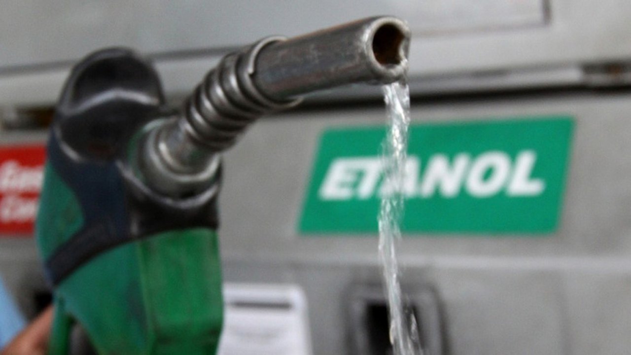 Preço do etanol sobe em 13 Estados e no DF, diz ANP; média nacional cai 0,25%