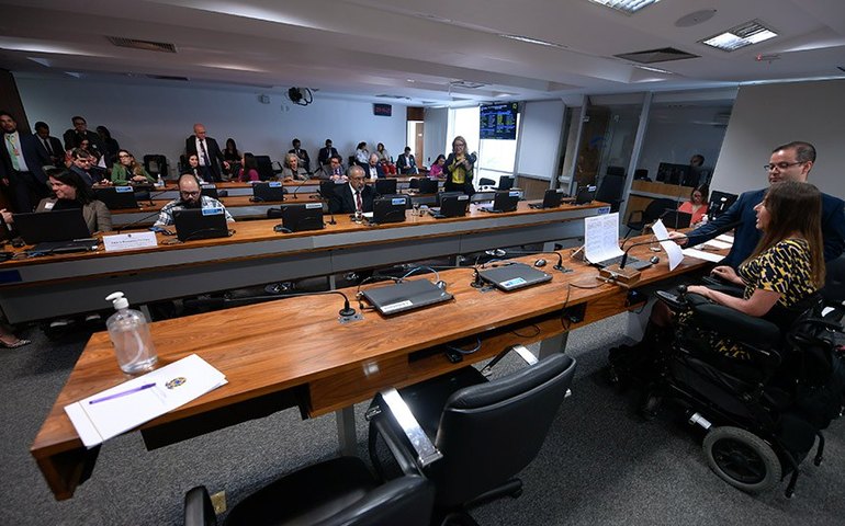 Na CAS, debatedores cobram revisão da tabela do SUS para órteses e próteses