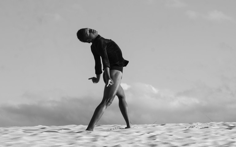 Sarau A Arte Liberta convida: Alma Luz Adélia