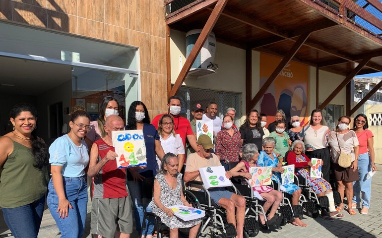 Artesanato resgata identidade e leva bem-estar para usuários da Cidade da Pessoa Idosa