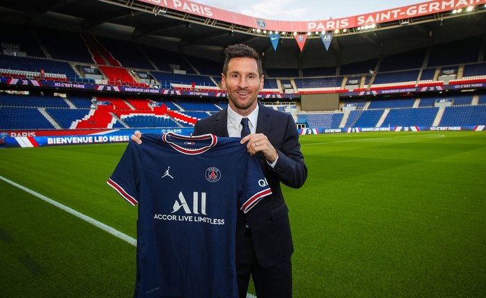 Messi com a camisa do PSG Messi com a camisa do PSG
