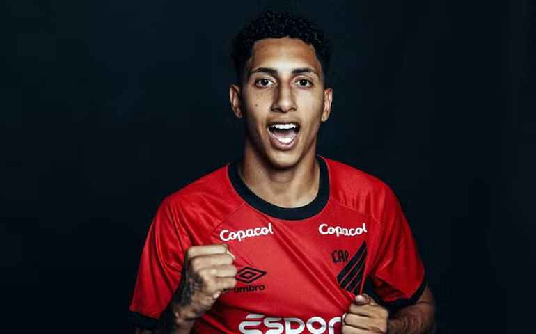 Ex-Ponte, Felipinho é anunciado pelo Athletico-PR: 'Sempre sonhei estar em um clube gigante'