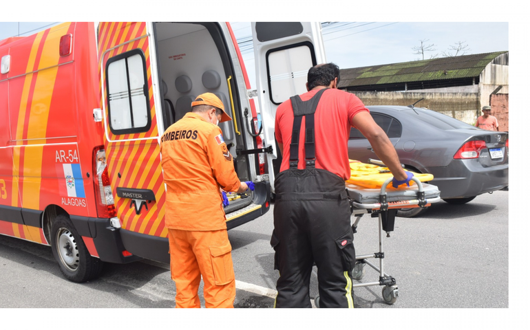 Corpo de Bombeiros realiza atendimento pré-hospitalar após acidente de moto em União dos Palmares