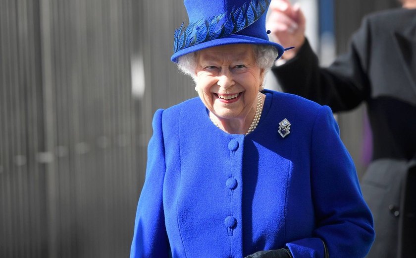 Rainha Elizabeth 2ª aprova legislação que autoriza início formal de negociações do Brexit