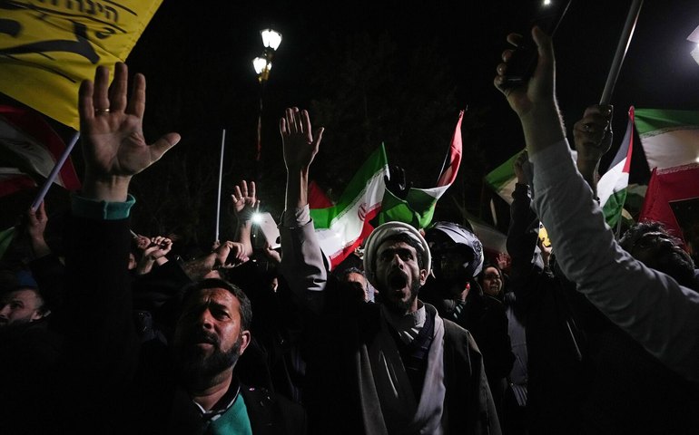 Irã afirma estar preparado para se defender indefinidamente