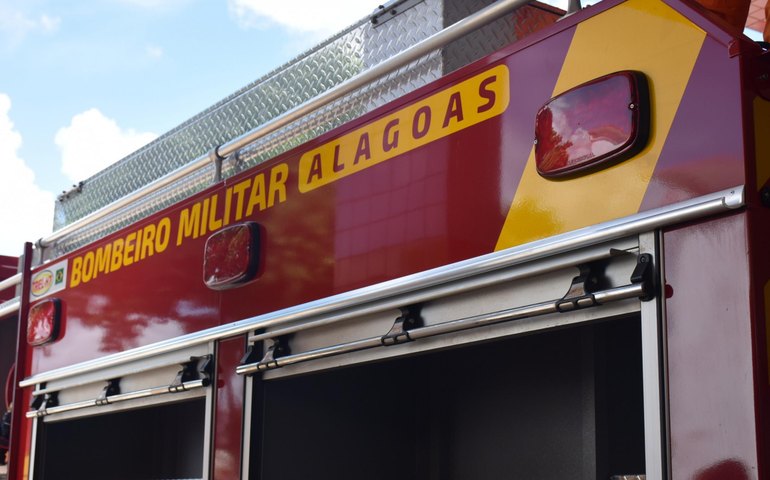 Corpo de Bombeiros atua em acidente de lancha que deixa um morto em Marechal Deodoro