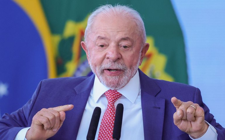 Lula cobra respeito e rejeita interferência dos EUA