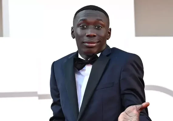 Khaby Lame, estrela do TikTok que foi detido pela imigração dos EUA, está no Brasil