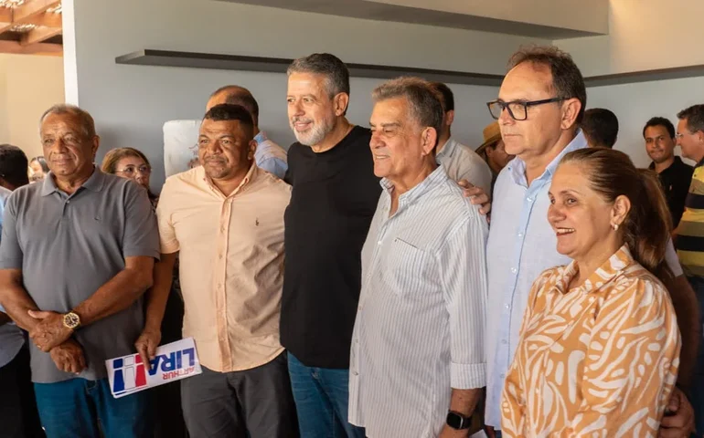 Trabalho de Arthur Lira garante investimento de R$ 3 milhões para pavimentação de 17 mil m² de vias urbanas em Pão de Açúcar