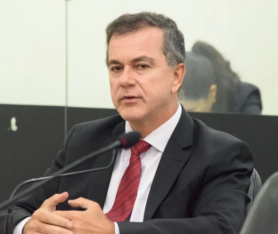 Ronaldo Medeiros é cotado para relatar CPI do Iprev/Banco Master na Assembleia