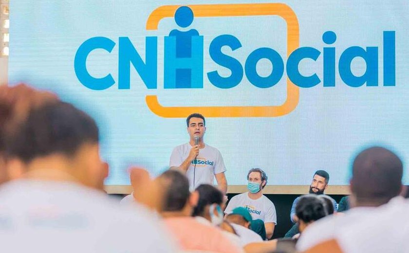 Prefeito de Maceió, JHC, lança programa CNH social