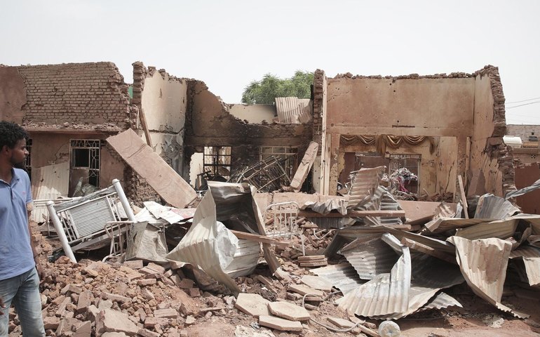 ONU alerta para agravamento do conflito no Sudão e fuga em massa de civis