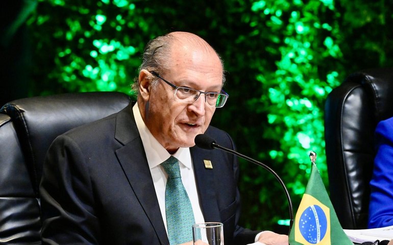 Segurar o preço do diesel e garantir o abastecimento é prioridade para o governo, diz Alckmin