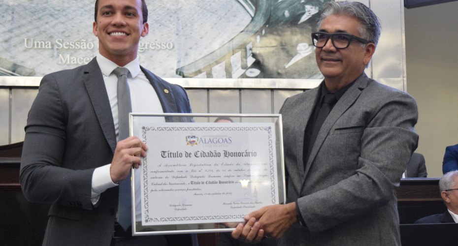 Sérgio Cabral recebe o título de Cidadão Honorário de Alagoas