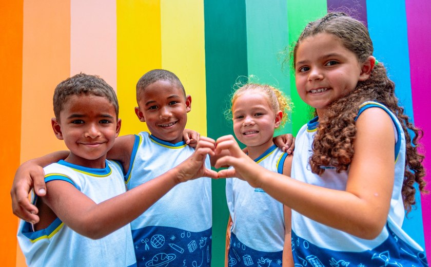 Luciano Barbosa realiza a entrega da modernização da Escola Pedro Arestides da Silva