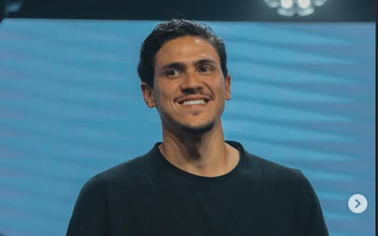 Pedro fratura antebraço, perde volta da Libertadores e pode desfalcar Flamengo em até um mês