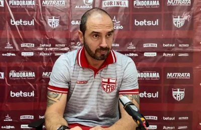 Alan Aal está conseguindo estragar uma história que, ainda, pode ser inesquecível no CRB