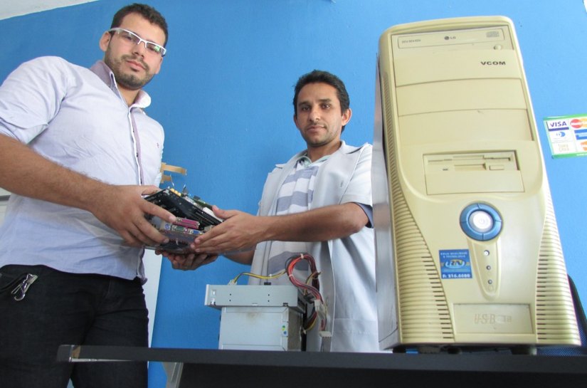 Slum orienta sobre descarte adequado do lixo eletrônico