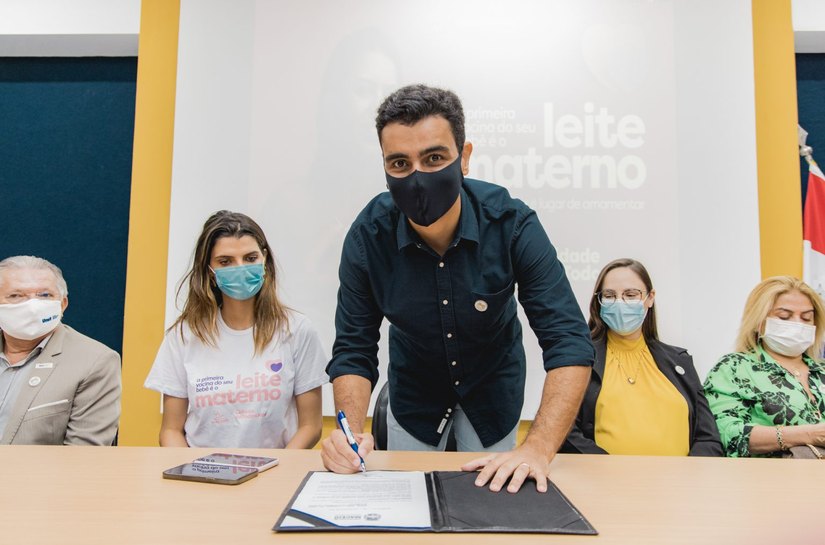 Prefeito JHC abre campanha e assina decreto que institucionaliza o Agosto Dourado em Maceió