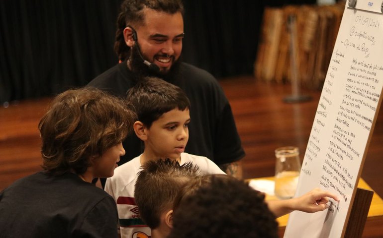 Projeto leva batalha de poesias a escolas públicas do Rio de Janeiro