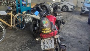 Perseguição termina com homem baleado e dois presos na Grande Aracaju; motos roubadas foram apreendidas