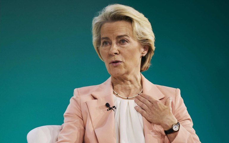 Pfizergate: do que a chefe da Comissão Europeia Ursula von der Leyen é acusada?