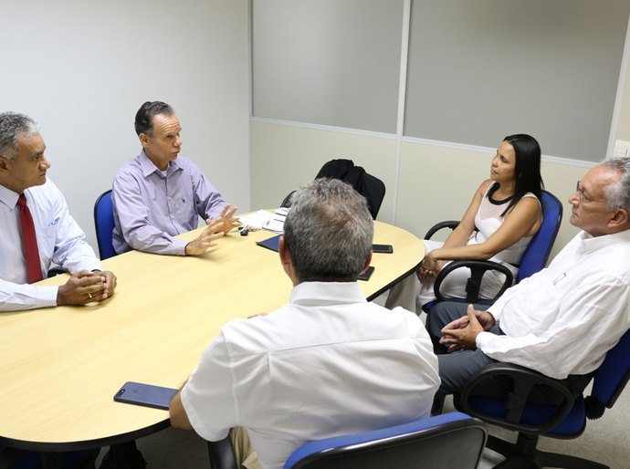 Pão de Açúcar: prefeito assina termo de adesão a programas federais com CGU